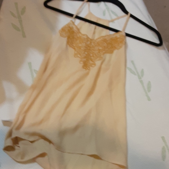 Belle Blouse (Bundle 3 for $15, 4 for $20) - Picture 2 of 3